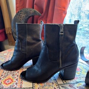 Lucky Brand Black boots open toe booties pebble leather 2”heel size 7 Nordstrom